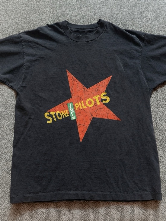 Gildan Other - Gildan Black Stone Temple Pilots Star Graphic Tee